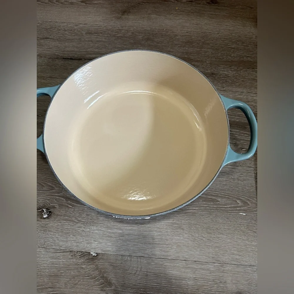 Le Creuset Teal Enameled Cast Iron Dutch Oven color OCEAN made in France
